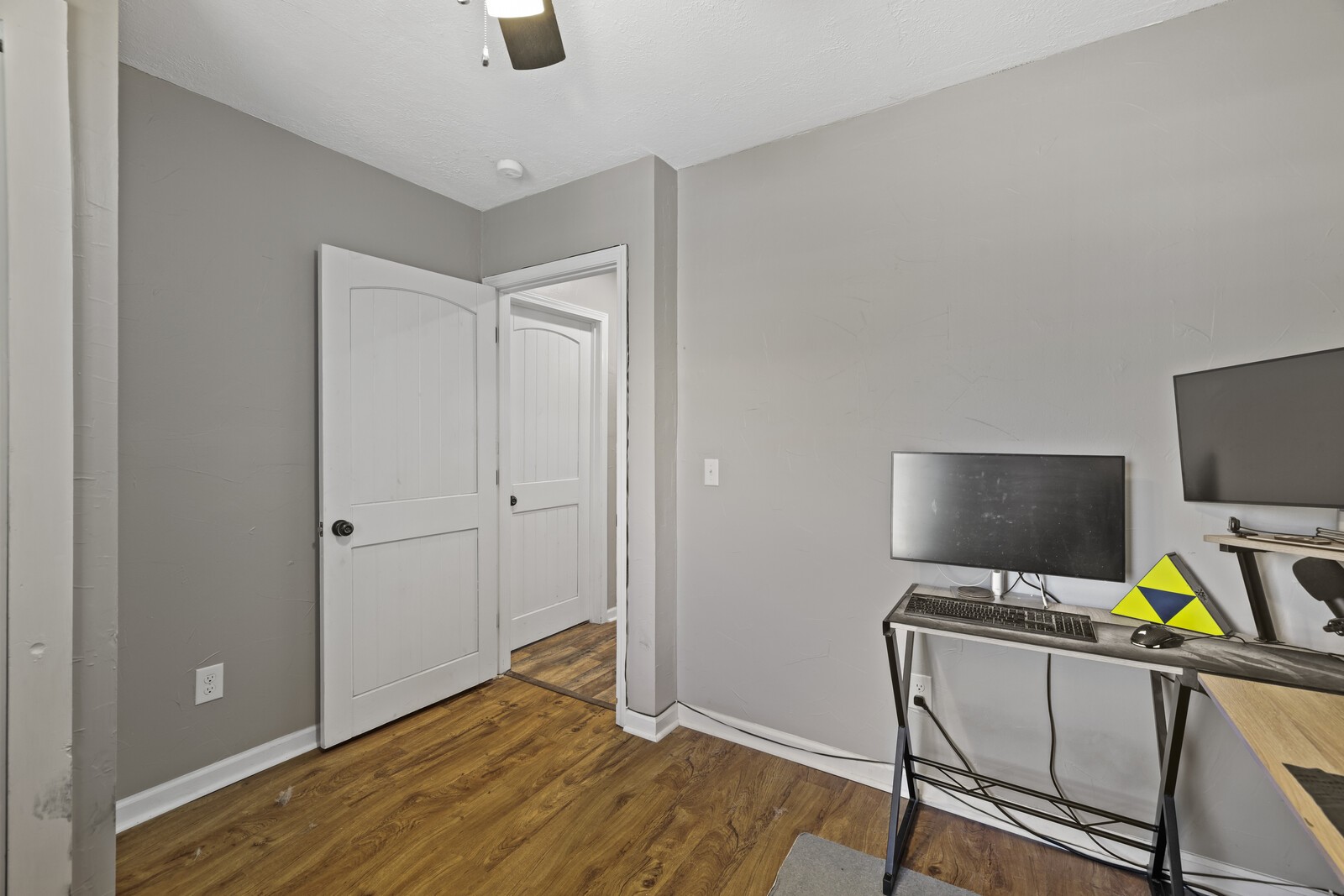 408 Magnolia Street Baxter, TN 38544 - Photo 25 of 44 a view of room with wooden floor and furniture