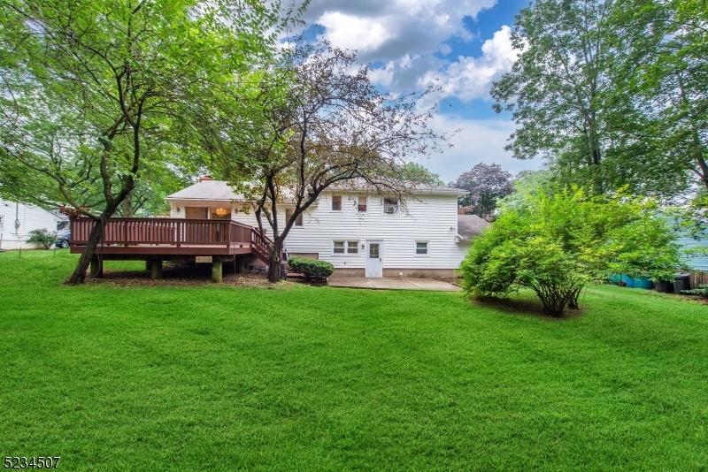 711 Bancroft Place Paramus, NJ 07652 - Photo 15 of 15