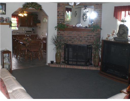 2919 Spring Street Arlington, PA 15210 - Photo 3 of 16 Living Room.