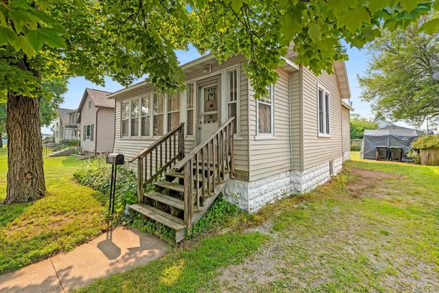 $149,900 | 1613 13th Avenue, Menominee, MI 49858