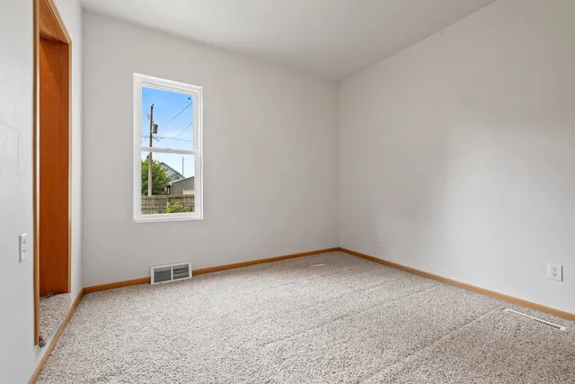 $149,900 | 1613 13th Avenue, Menominee, MI 49858