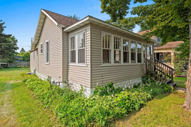 $149,900 | 1613 13th Avenue, Menominee, MI 49858