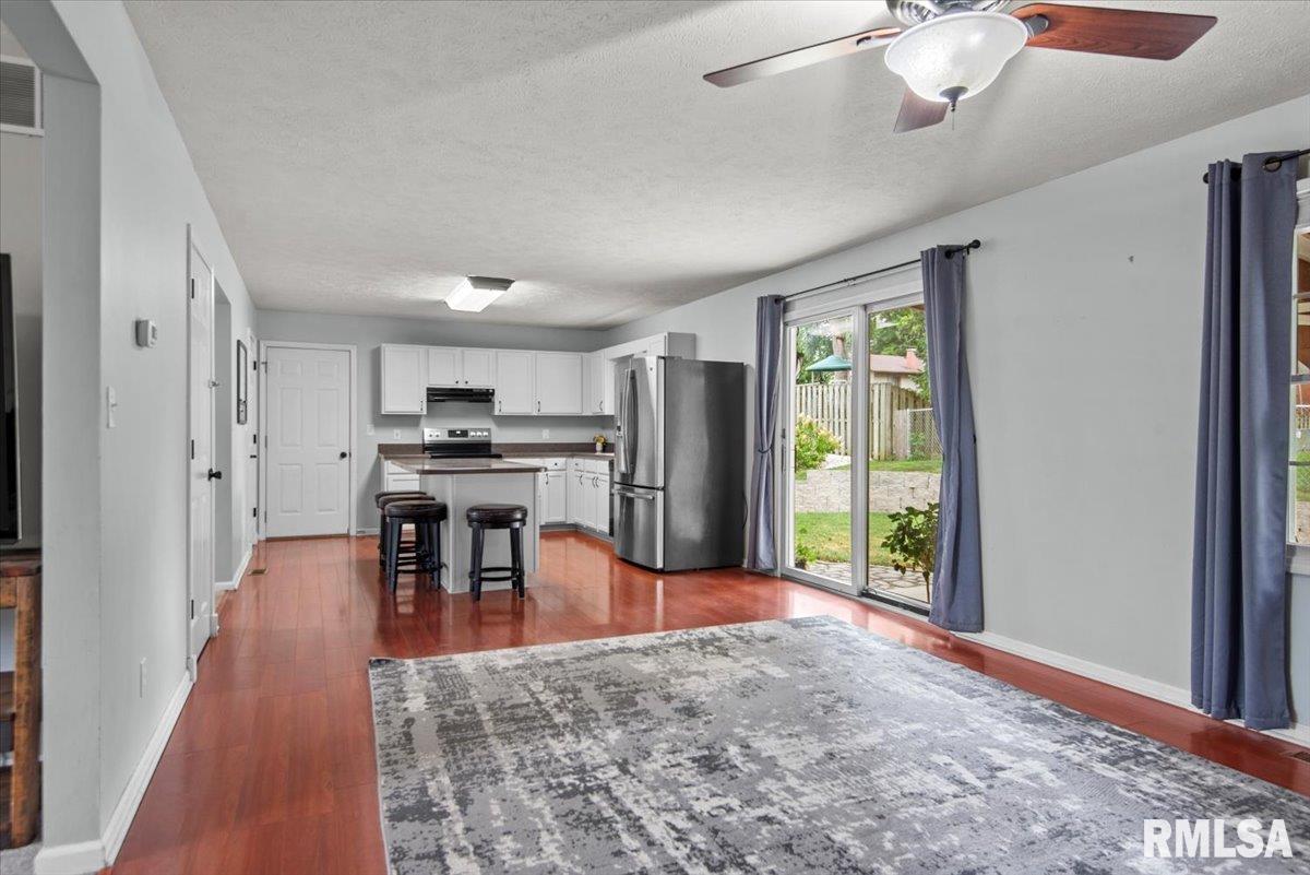 3700 Viking Boulevard Springfield, IL 62712 - Photo 11 of 47 Gallery Image 11