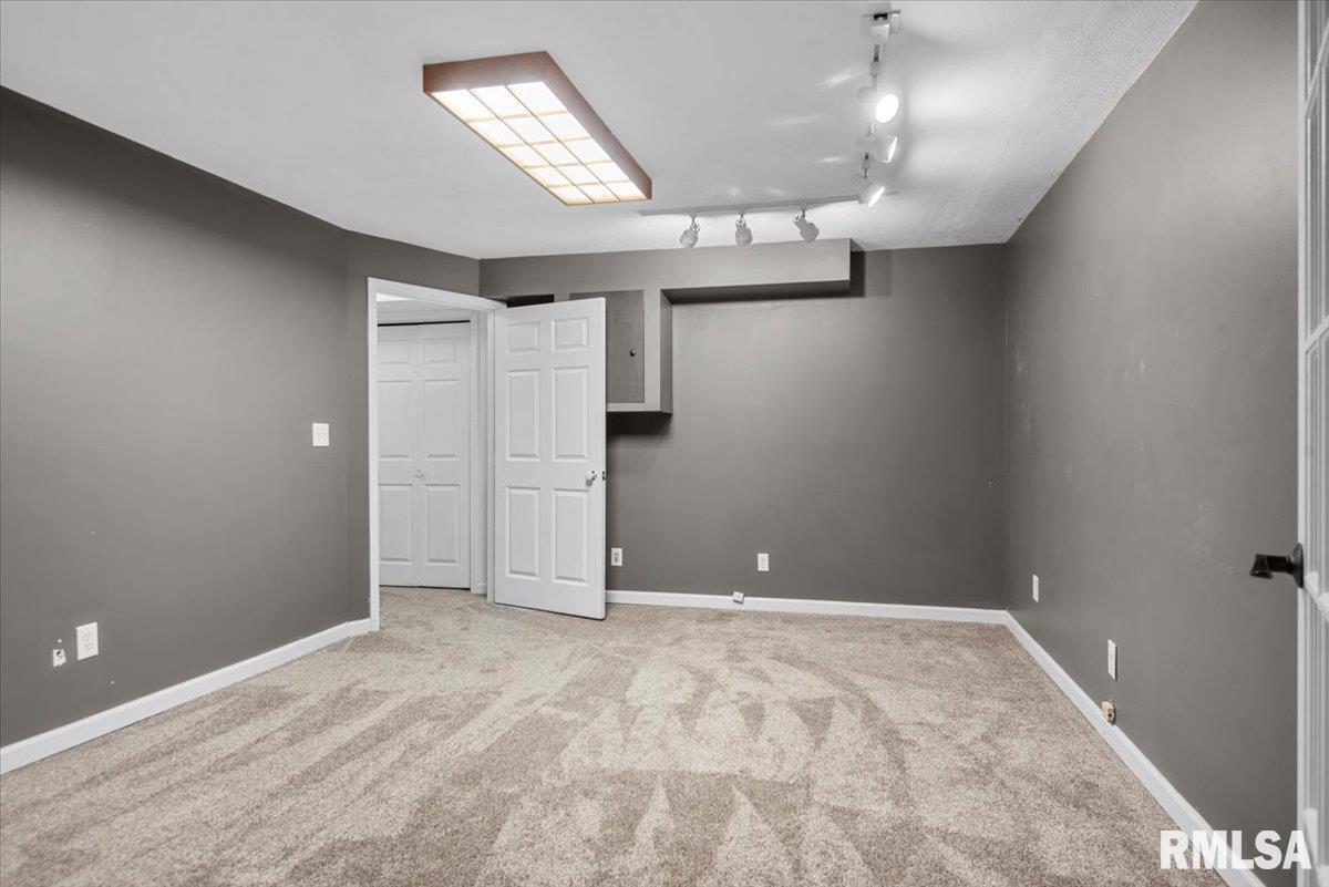 3700 Viking Boulevard Springfield, IL 62712 - Photo 36 of 47 Gallery Image 36