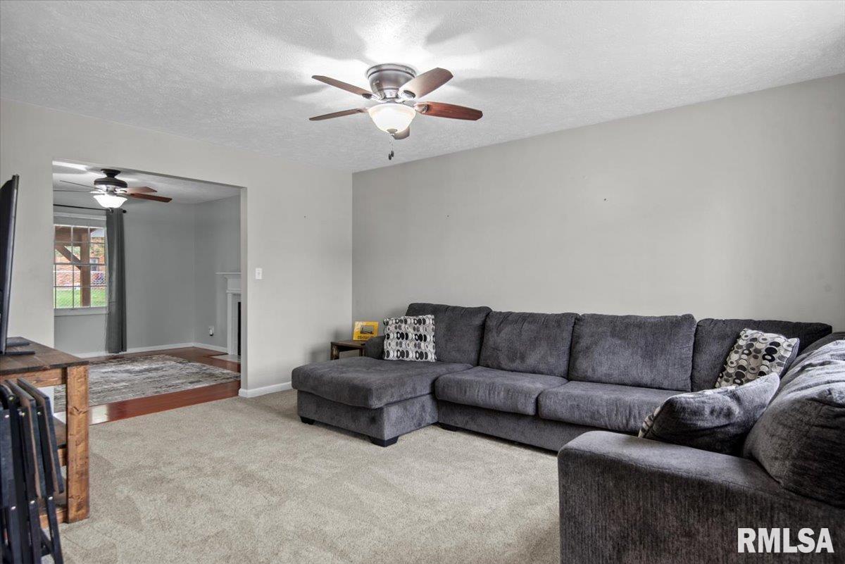 3700 Viking Boulevard Springfield, IL 62712 - Photo 6 of 47 Gallery Image 6