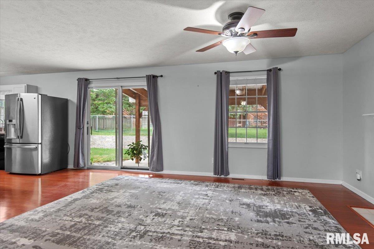 3700 Viking Boulevard Springfield, IL 62712 - Photo 10 of 47 Gallery Image 10