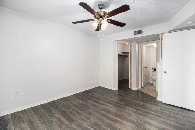 $70,000 | 250 El Dorado Boulevard, Unit 240, Webster, TX 77598