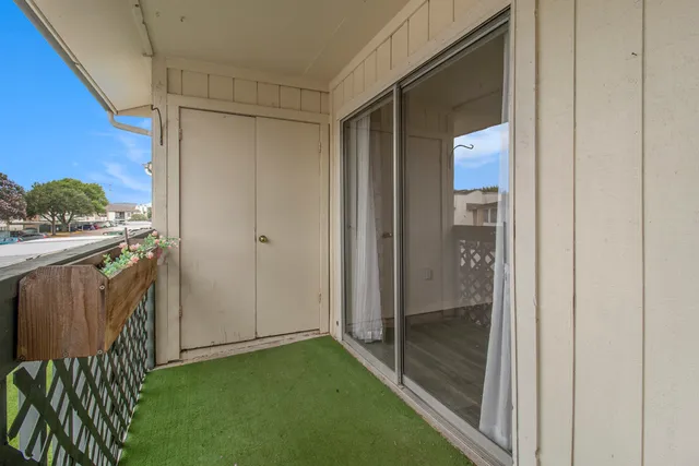 $70,000 | 250 El Dorado Boulevard, Unit 240, Webster, TX 77598