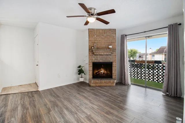 $70,000 | 250 El Dorado Boulevard, Unit 240, Webster, TX 77598