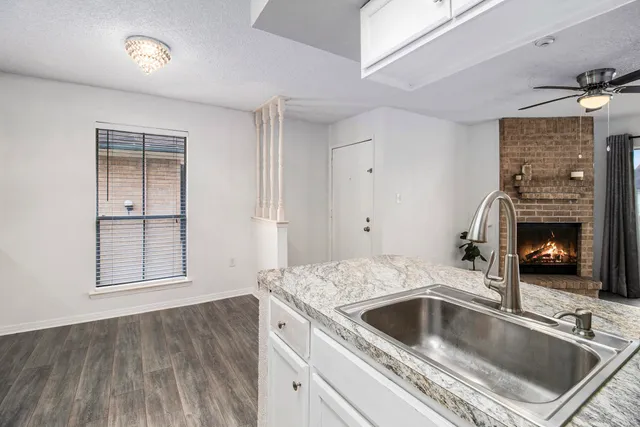 $70,000 | 250 El Dorado Boulevard, Unit 240, Webster, TX 77598