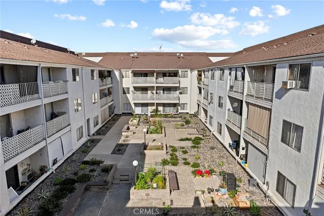 $395,000 | 3565 Linden Avenue, Unit 323, Long Beach, CA 90807