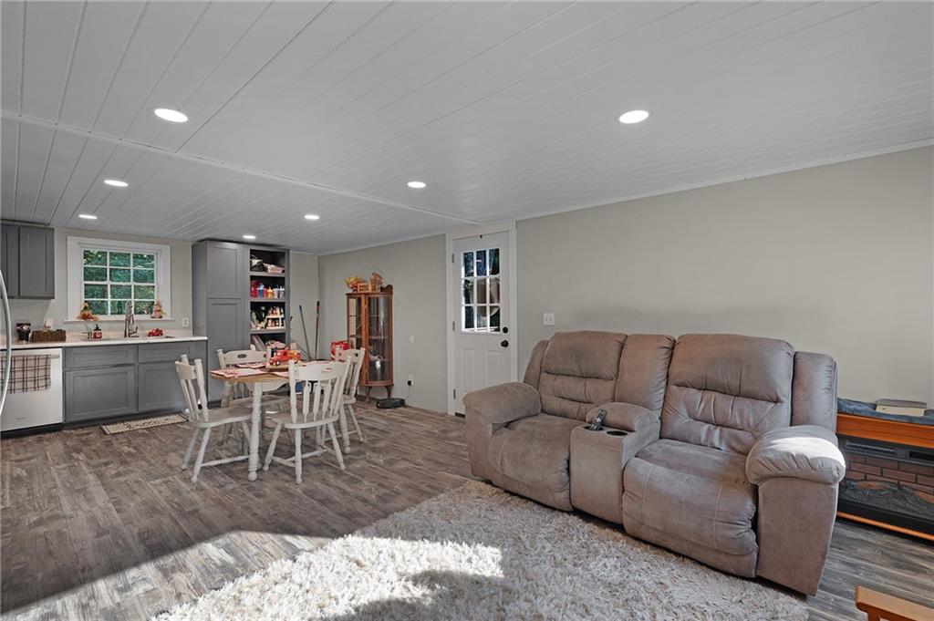 678 River Bend Road Southwest Plainville, GA 30733 - Photo 9 of 27 Gallery Image 9