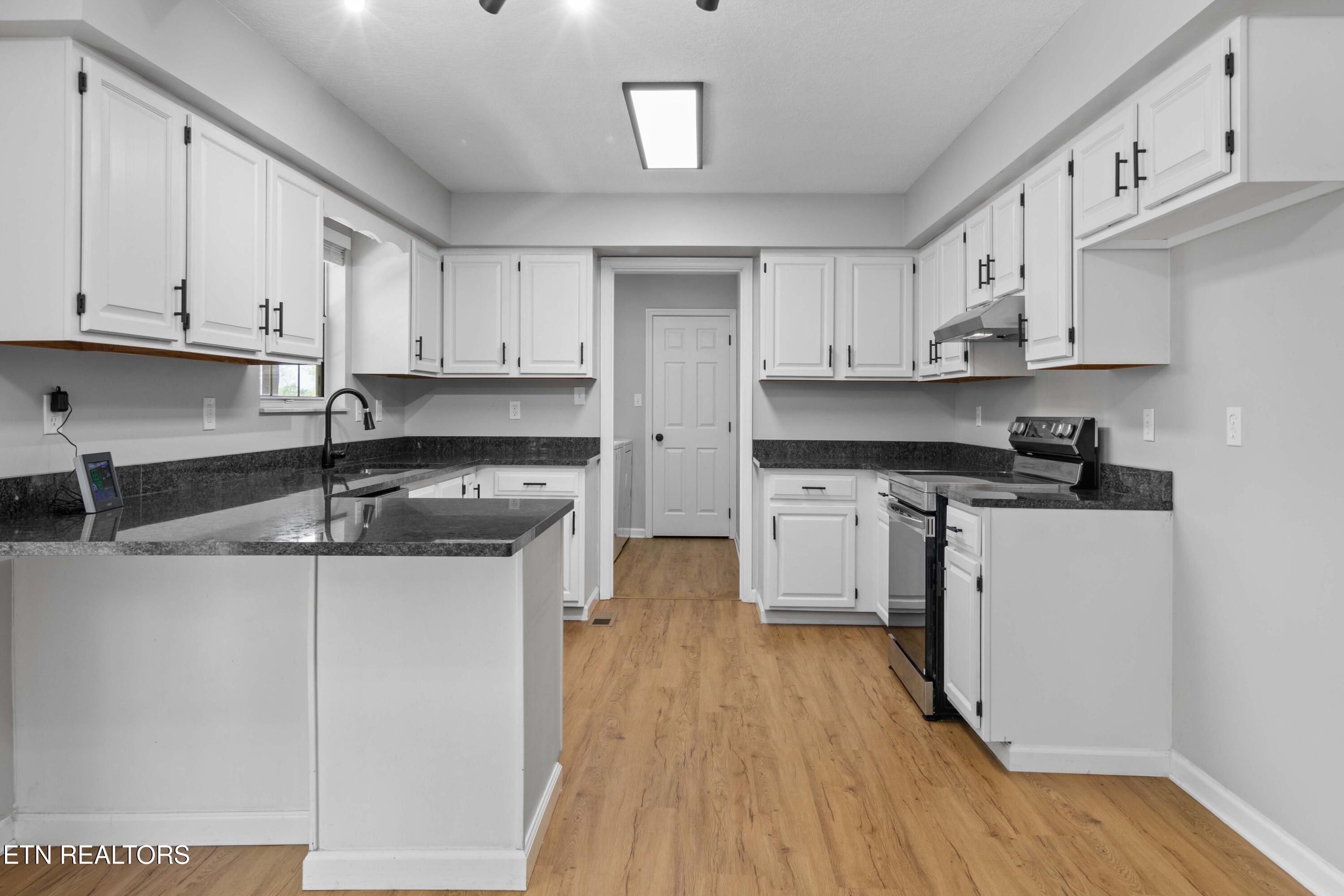 9708 Smoky Row Road Strawberry Plains, TN 37871 - Photo 9 of 29 030A1351
