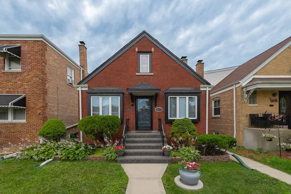 $385,000 | 3933 West 69th Place, Chicago, IL 60629