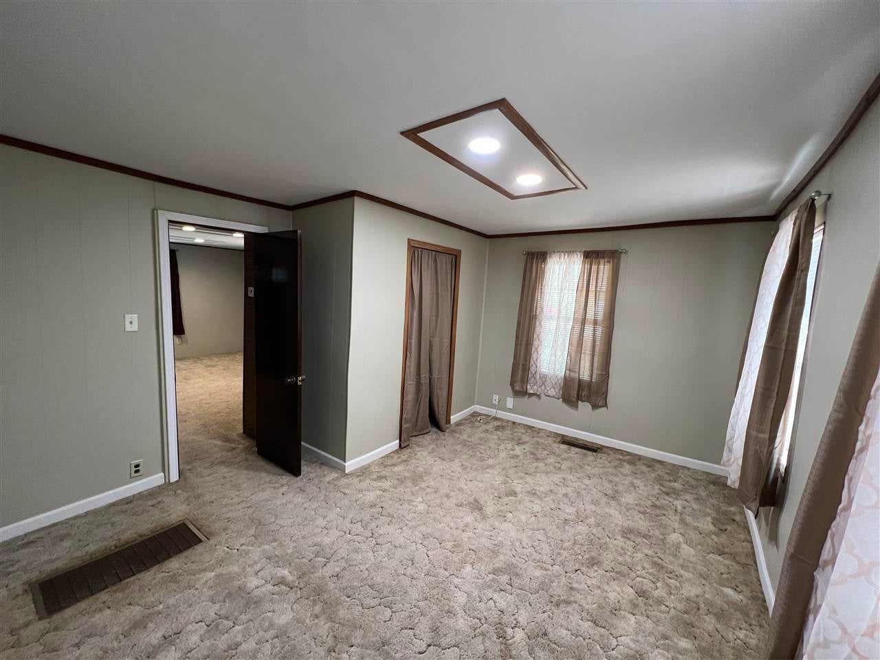 1308 Ivanhoe Street Perry, OK 73077 - Photo 6 of 21 Gallery Image 6