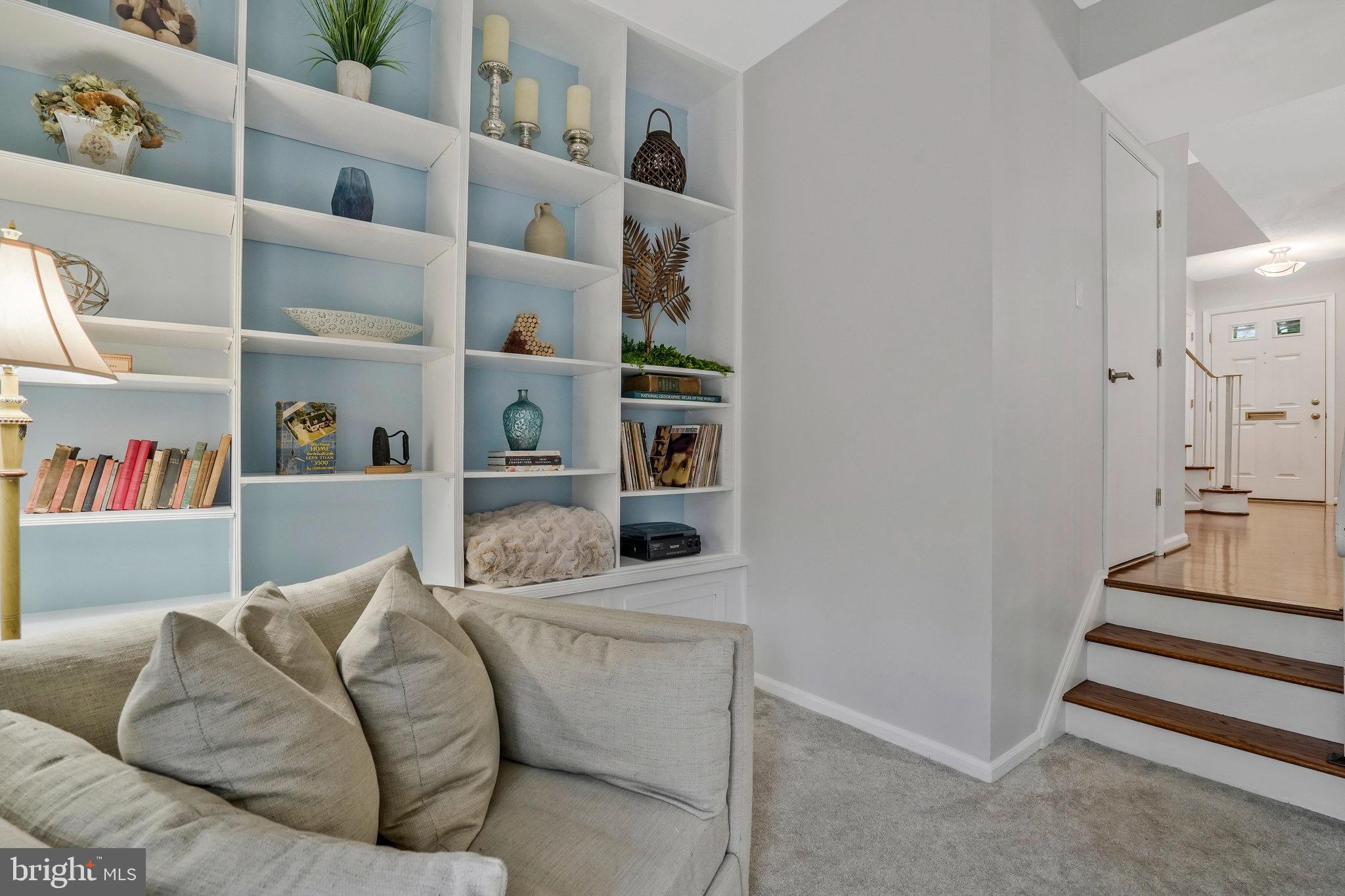 8202 Tory Road, Unit 135 Springfield, VA 22152 - Photo 16 of 63 Custom Built Bookcase