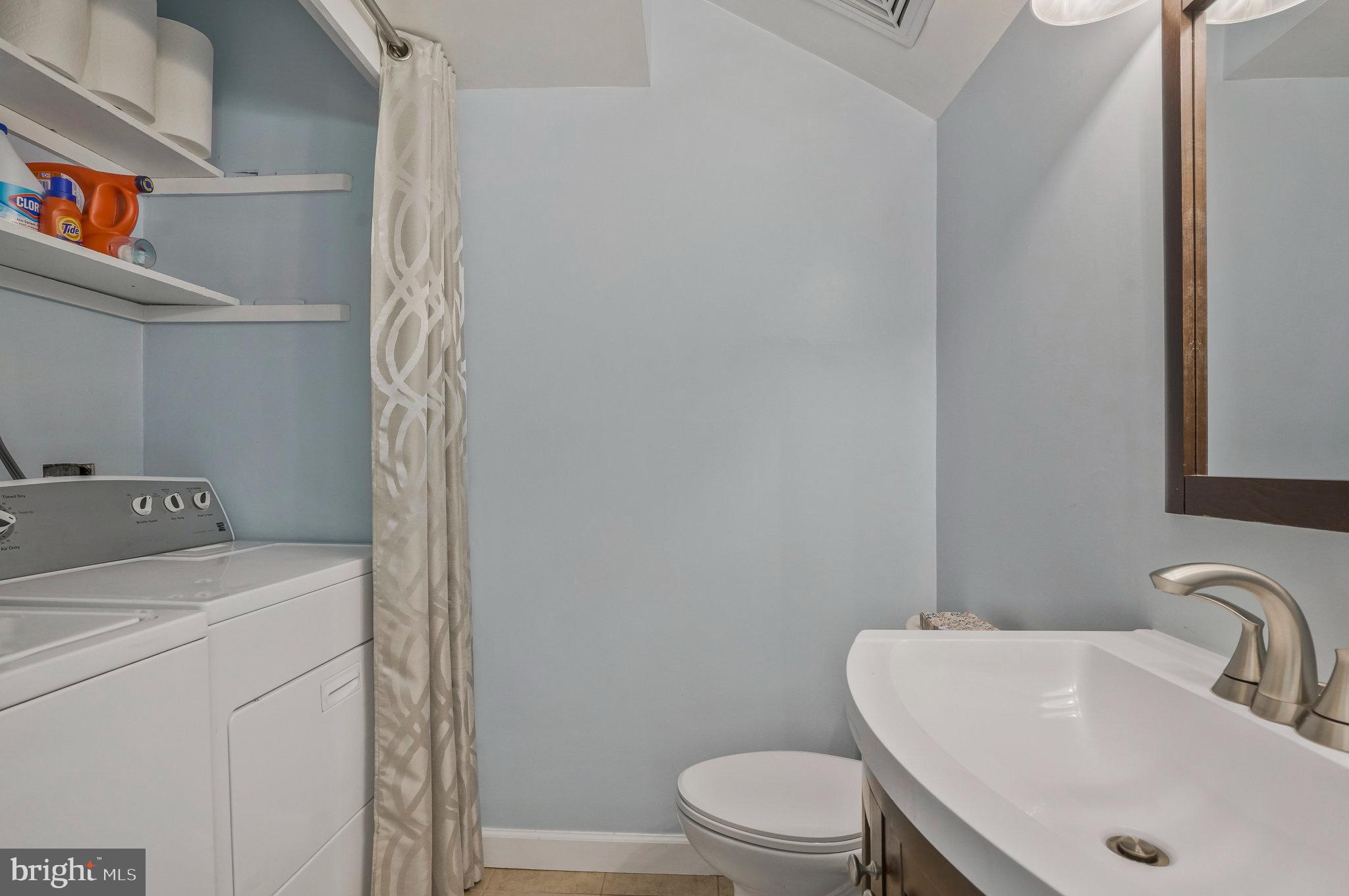 8202 Tory Road, Unit 135 Springfield, VA 22152 - Photo 22 of 63 Main Level Half Bath