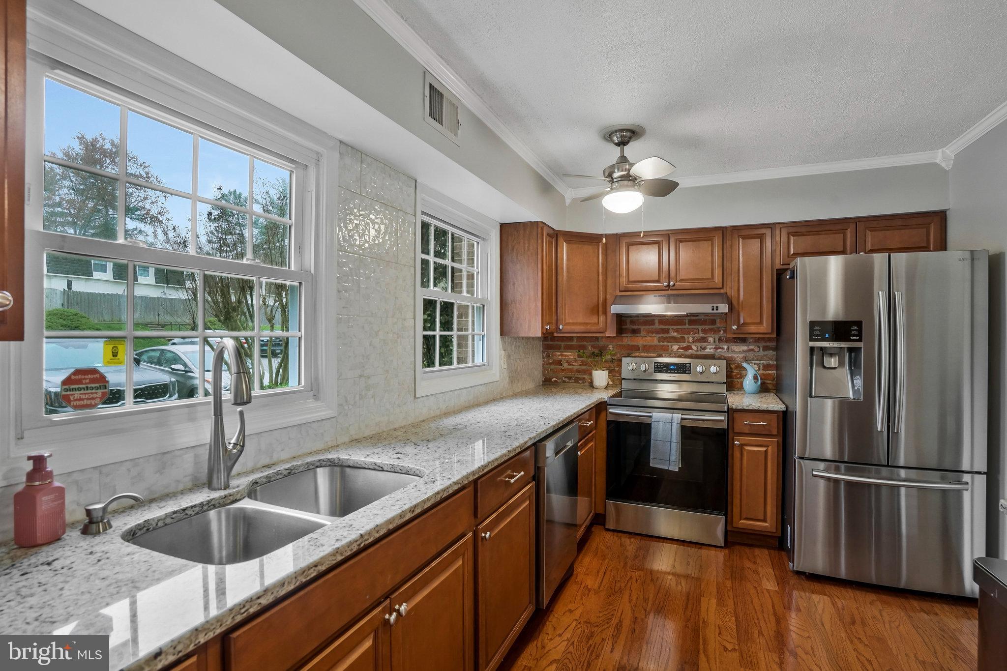 8202 Tory Road, Unit 135 Springfield, VA 22152 - Photo 6 of 63 A Gourmet Kitchen