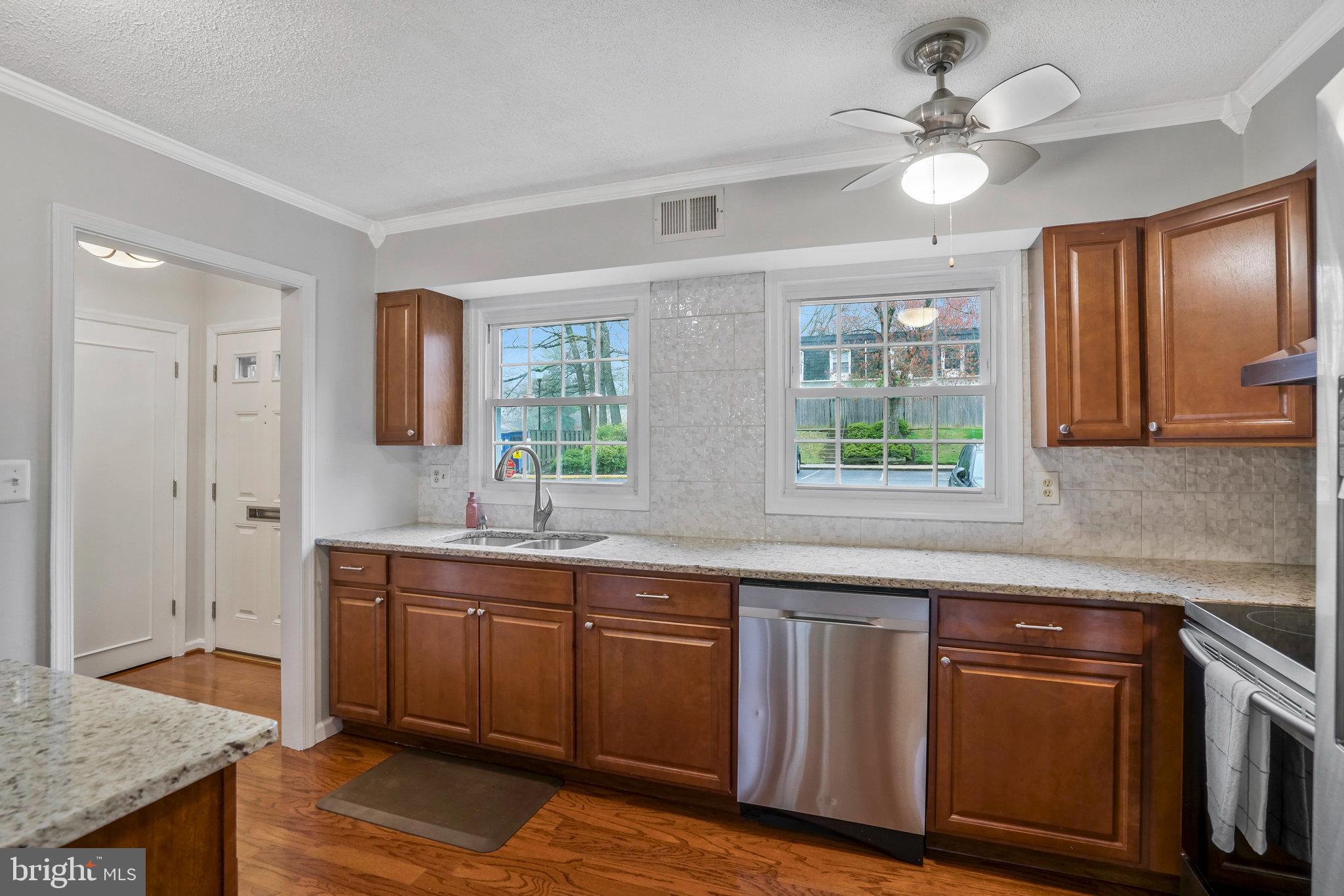 8202 Tory Road, Unit 135 Springfield, VA 22152 - Photo 9 of 63 Lots of Cabinets; Lots of Light
