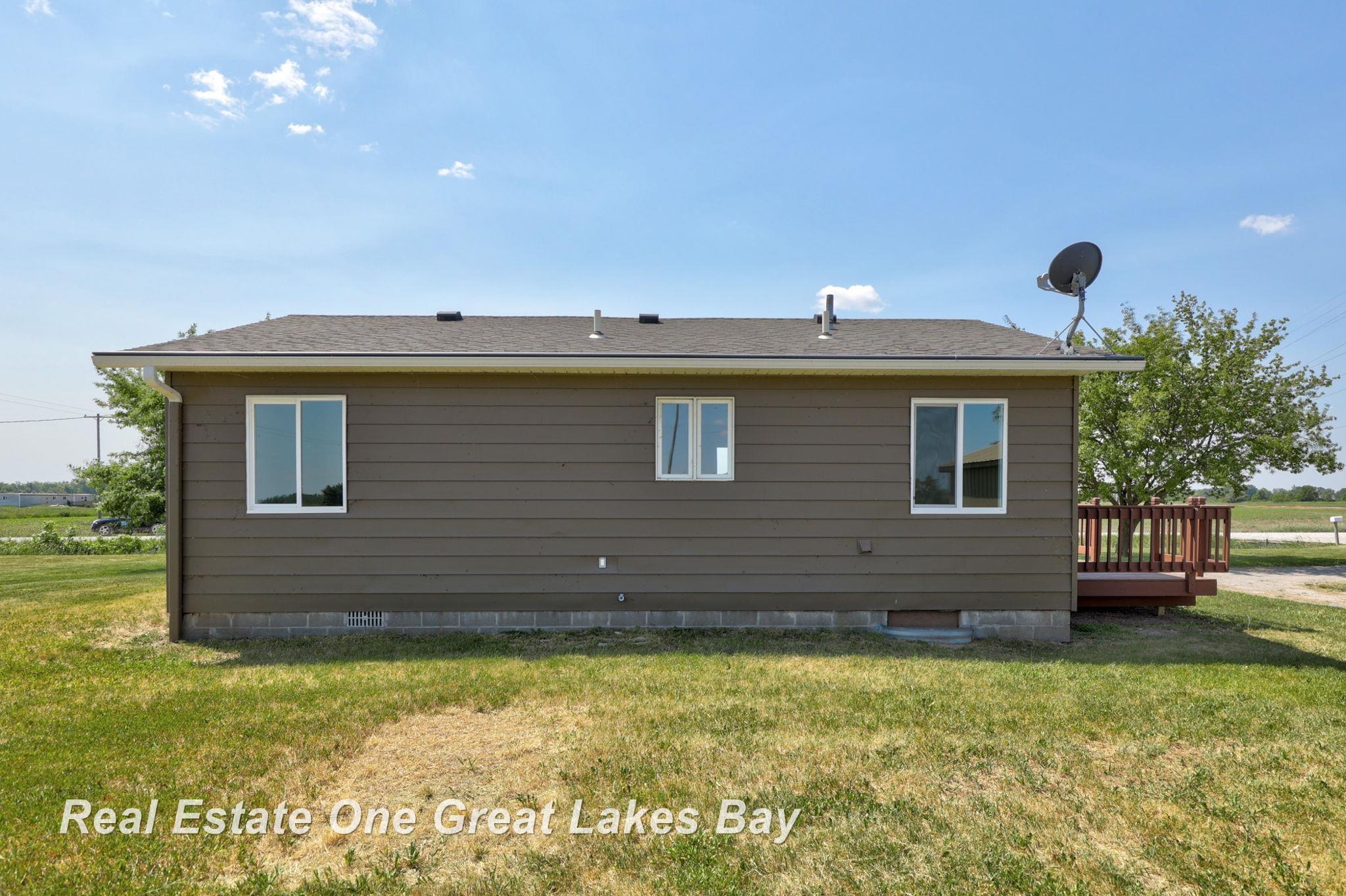 2532 Bordeau Road Standish, MI 48658 - Photo 5 of 50