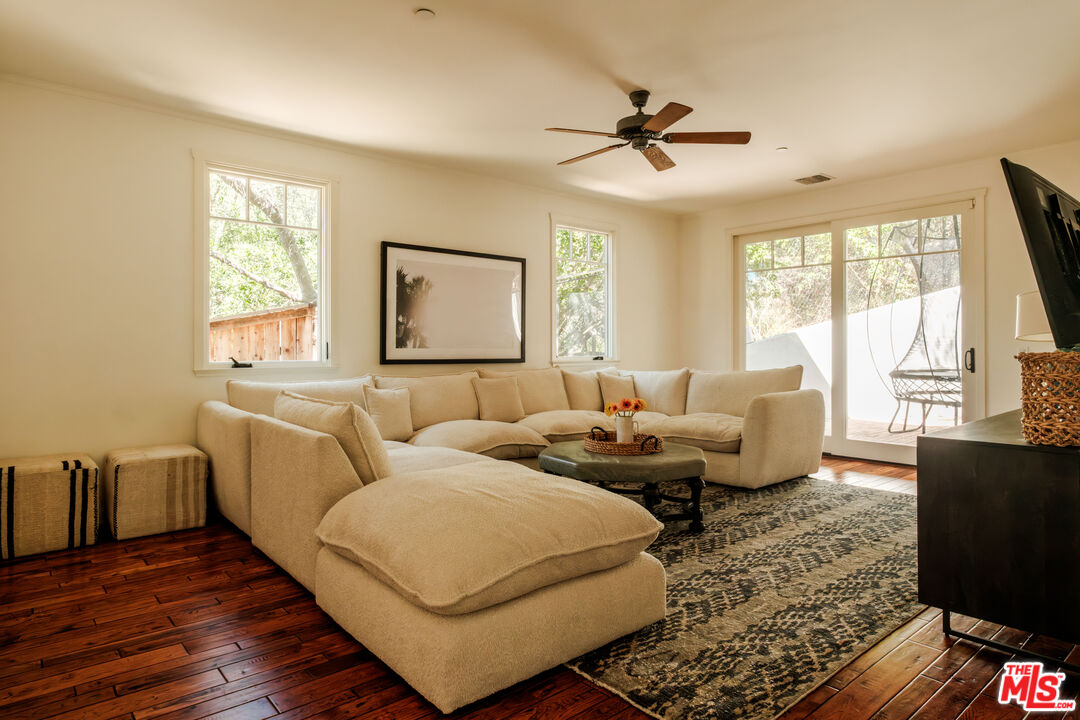 21717 Encina Road Topanga, CA 90290 - Photo 15 of 60