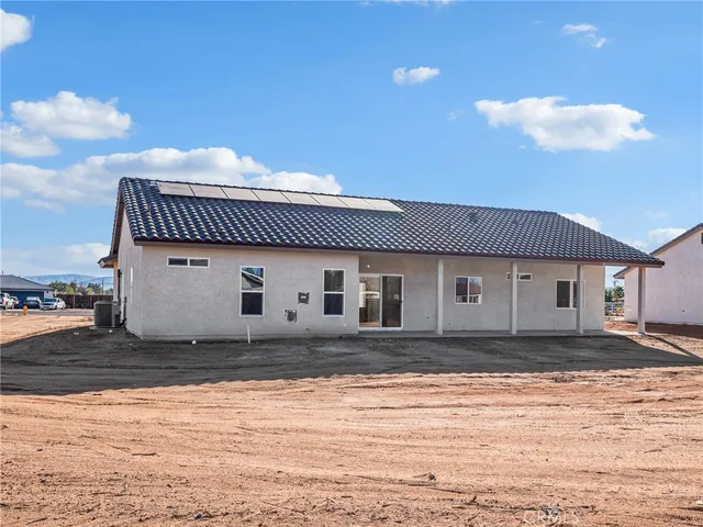 $489,999 | 15605 Dale Evans Parkway, Apple Valley, CA 92307
