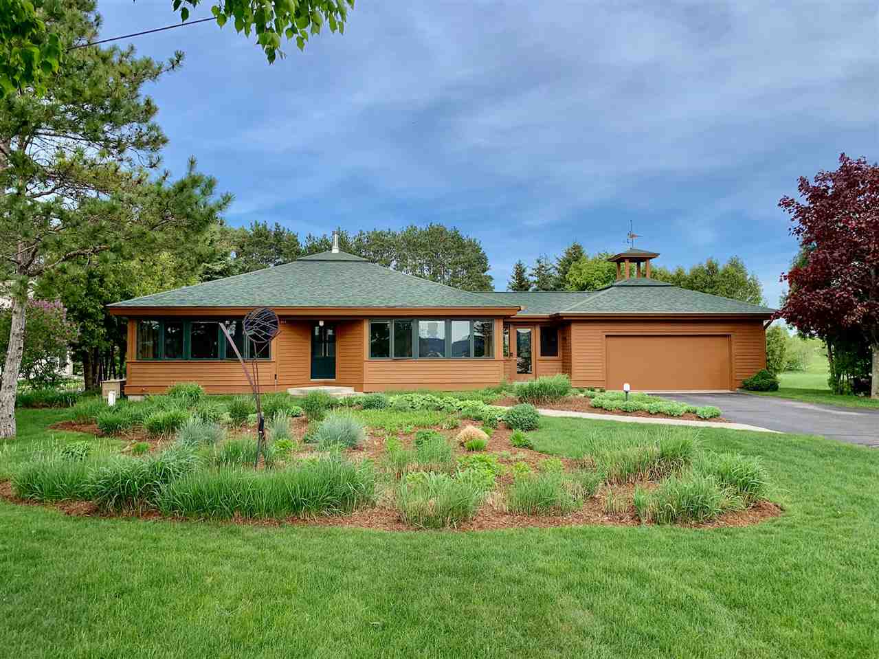 274 North Stony Point Road Suttons Bay, MI 49682 - Photo 1 of 54 1875338.JPG