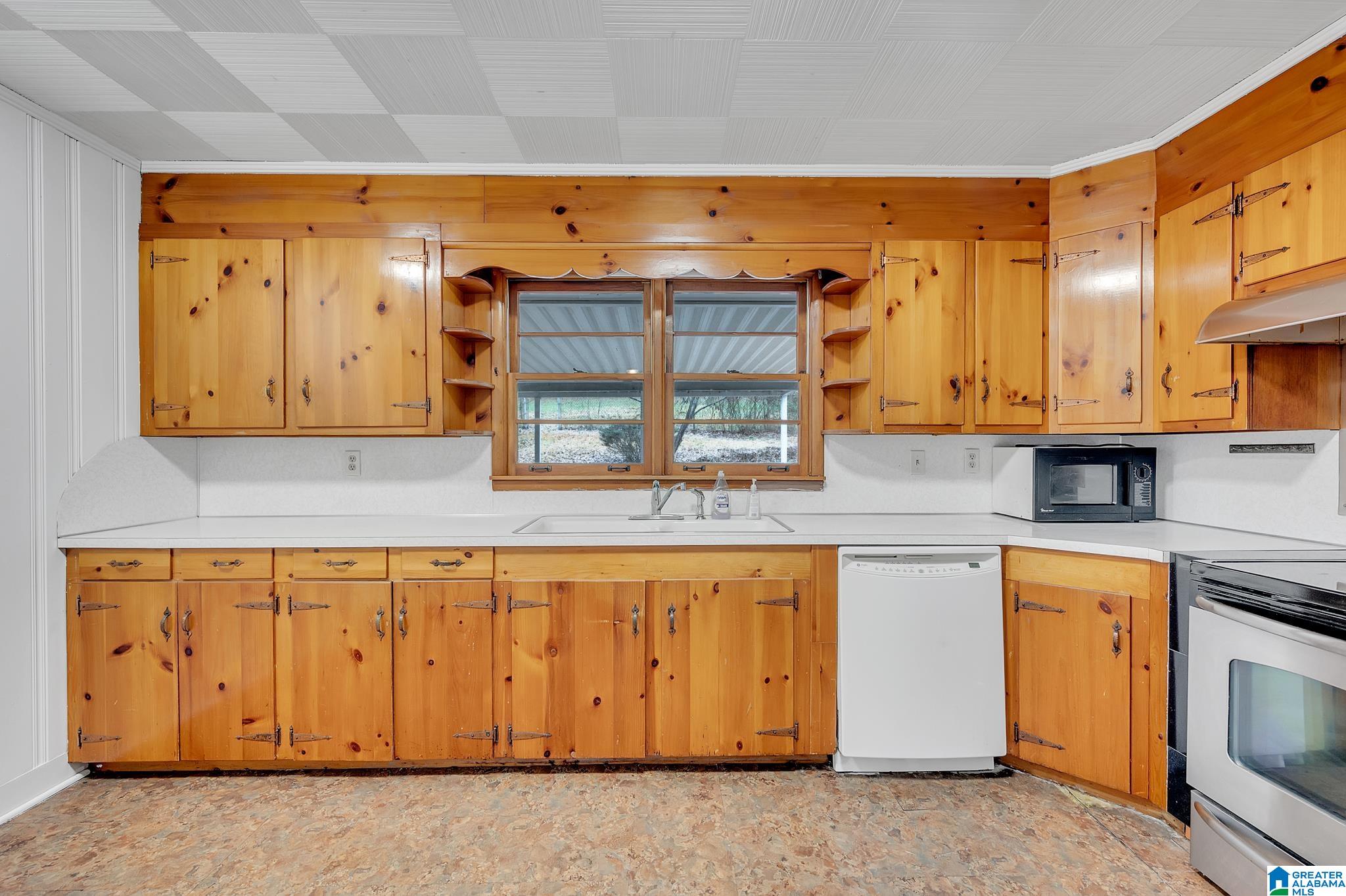 684 Valley Road Oneonta, AL 35121 - Photo 4 of 48