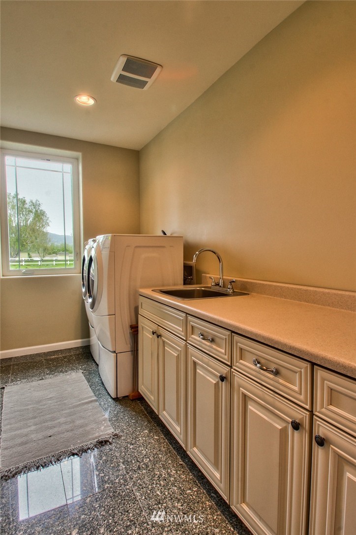 17160 Dike Road Mount Vernon, WA 98273 - Photo 14 of 25