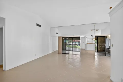 $200,000 | 10631 Ocean Palm Way, Unit 202, Boynton Beach, FL 33437