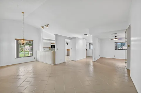 $200,000 | 10631 Ocean Palm Way, Unit 202, Boynton Beach, FL 33437