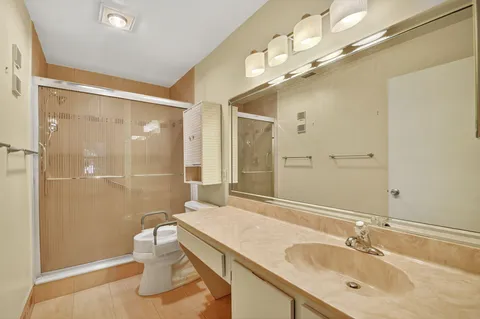 $200,000 | 10631 Ocean Palm Way, Unit 202, Boynton Beach, FL 33437