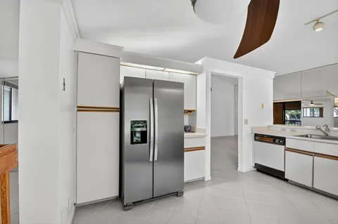 $200,000 | 10631 Ocean Palm Way, Unit 202, Boynton Beach, FL 33437