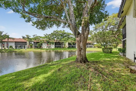 $200,000 | 10631 Ocean Palm Way, Unit 202, Boynton Beach, FL 33437