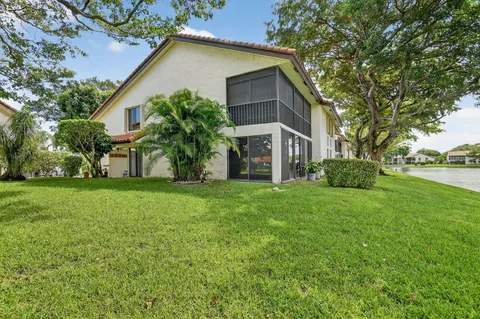 $200,000 | 10631 Ocean Palm Way, Unit 202, Boynton Beach, FL 33437