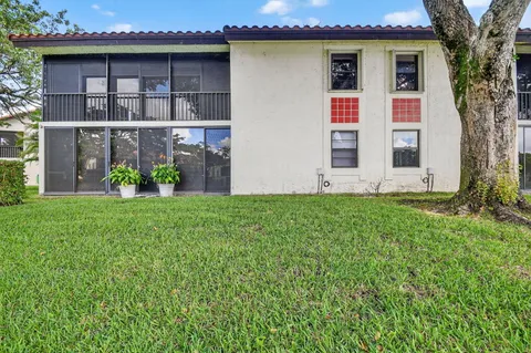 $200,000 | 10631 Ocean Palm Way, Unit 202, Boynton Beach, FL 33437