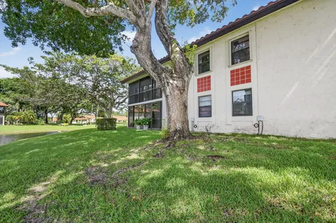 $200,000 | 10631 Ocean Palm Way, Unit 202, Boynton Beach, FL 33437