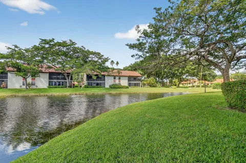 $200,000 | 10631 Ocean Palm Way, Unit 202, Boynton Beach, FL 33437