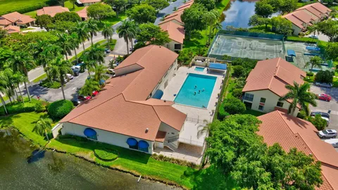 $200,000 | 10631 Ocean Palm Way, Unit 202, Boynton Beach, FL 33437