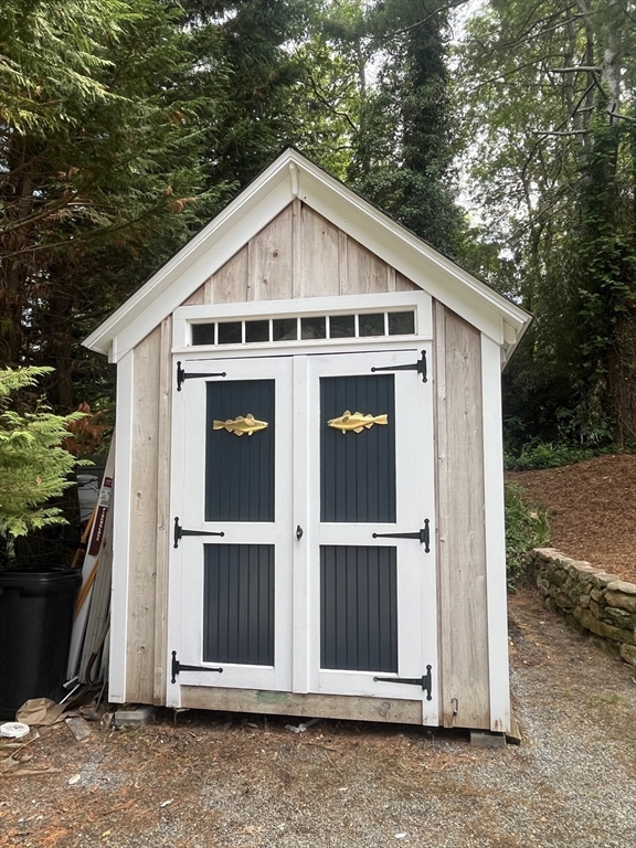 76 Sippewissett Road Falmouth, MA 02540 - Photo 14 of 17