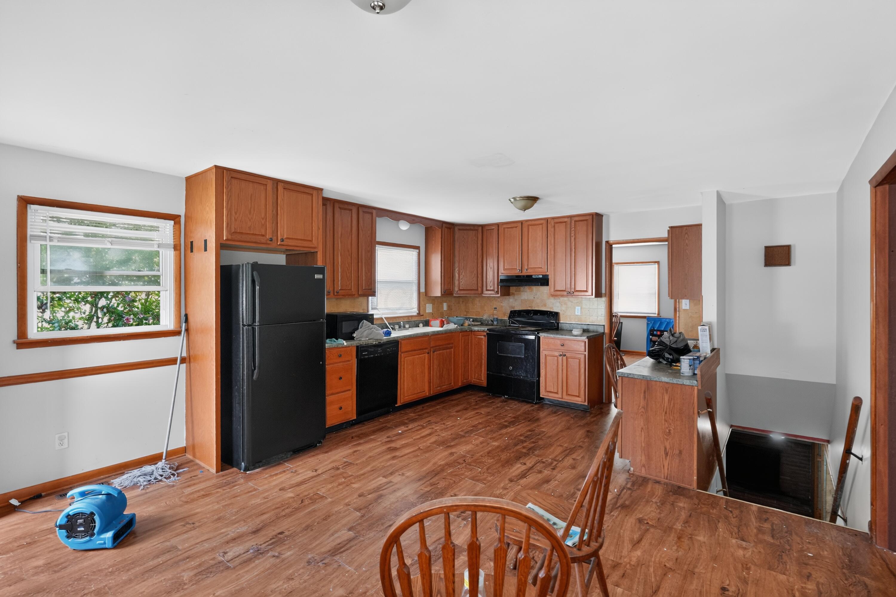 5216 Bagley Road Columbus, OH 43232 - Photo 5 of 19 07_5216_Bagley_Rd-Kitchen-ey-3