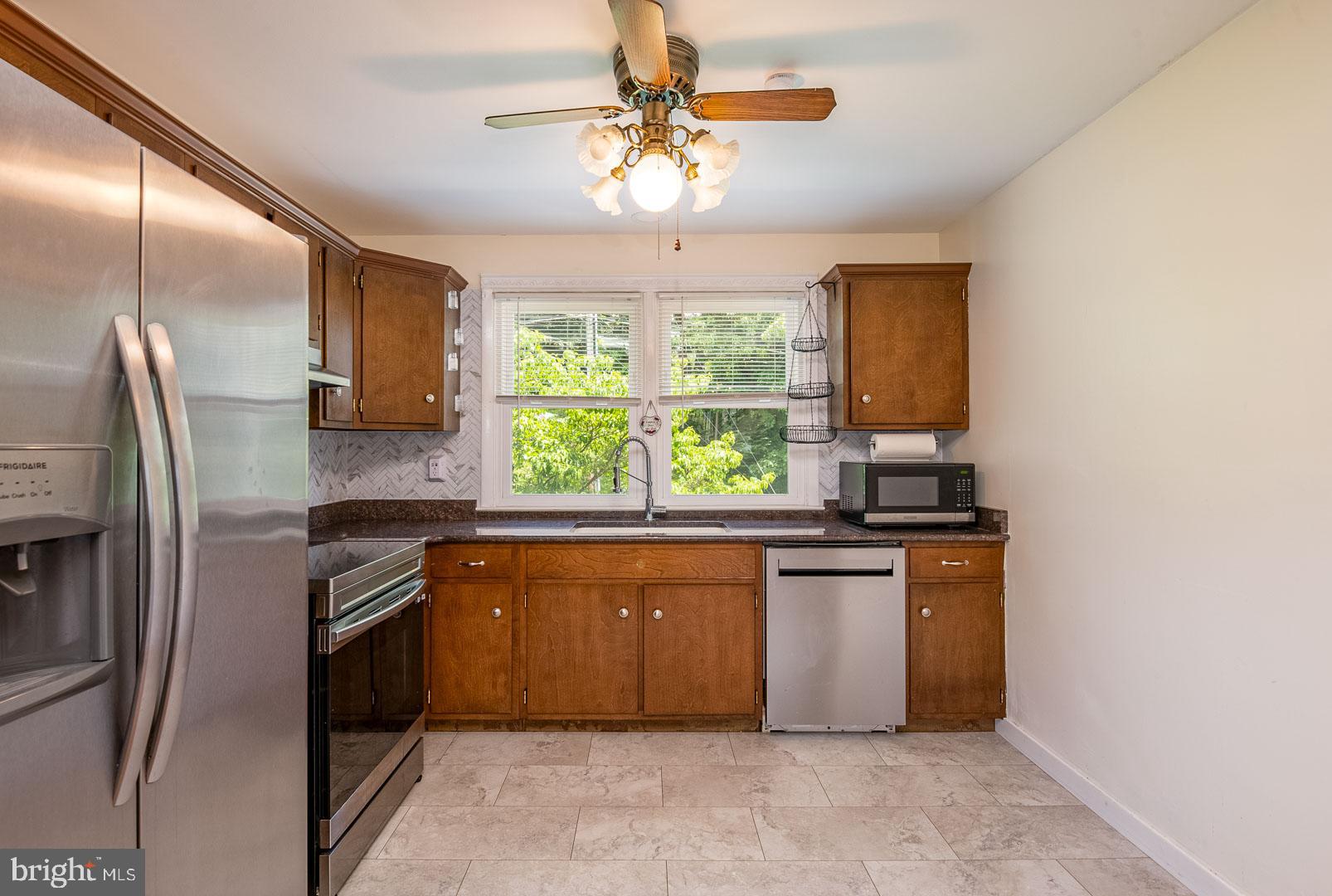 44 Walnut Street Reading, PA 19606 - Photo 9 of 26