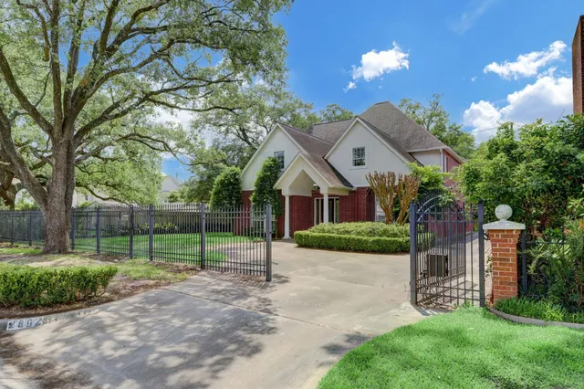 $1,695,000 | 2802 West Lane, Houston, TX 77027