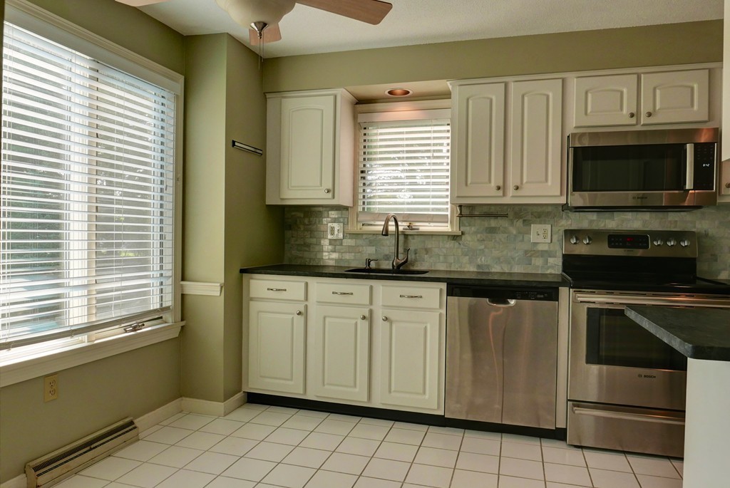 23 Abington Road, Unit 23 Danvers, MA 01923 - Photo 3 of 25 Gallery Image 3