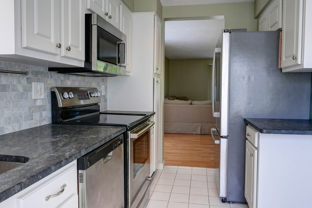 23 Abington Road, Unit 23 Danvers, MA 01923 - Photo 5 of 25 Gallery Image 5