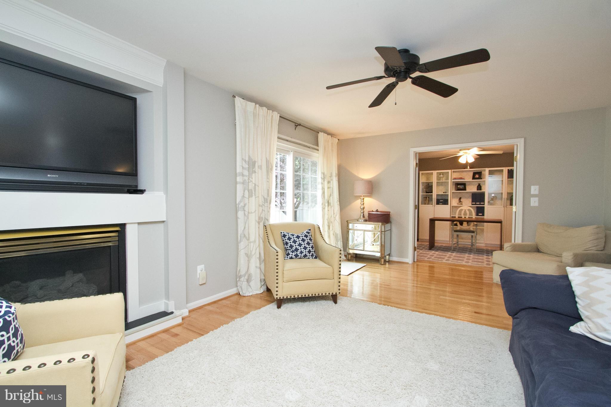 1700 Random Stone Court Reston, VA 20190 - Photo 11 of 30 Living Room