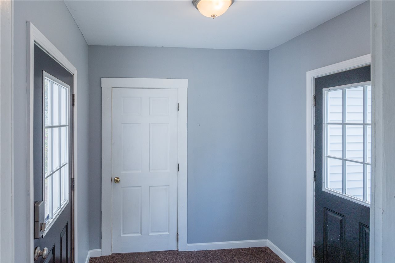 331 Main Dunstable Road Nashua, NH 03062 - Photo 7 of 32