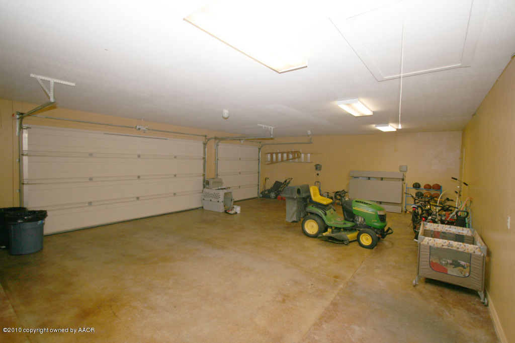 9000 Blackhawk Road Amarillo, TX 79119 - Photo 31 of 39 a view of a room with gym equipment