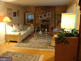 60 Radburn Road Huntingdon Valley, PA 19006 - Photo 2 of 6
