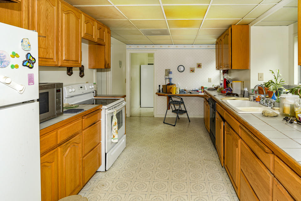 1720 Loop Road Fortuna, CA 95540 - Photo 15 of 51 13 Kitchen